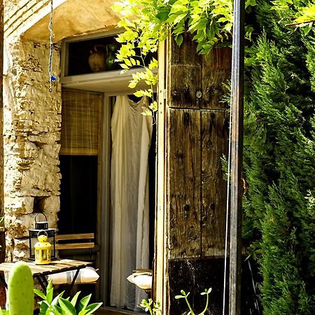 Can Tat, Loft In A Old Coach House Sant Jordi Desvalls Extérieur photo