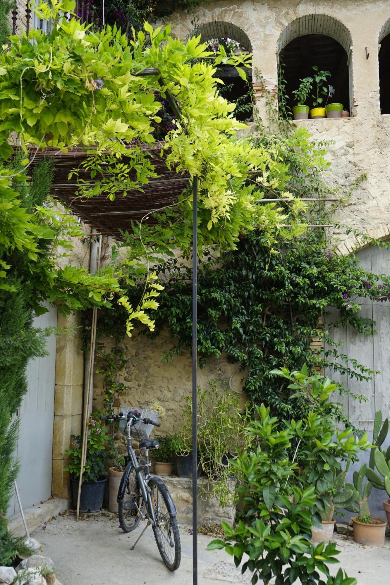 Can Tat, Loft In A Old Coach House Sant Jordi Desvalls Extérieur photo
