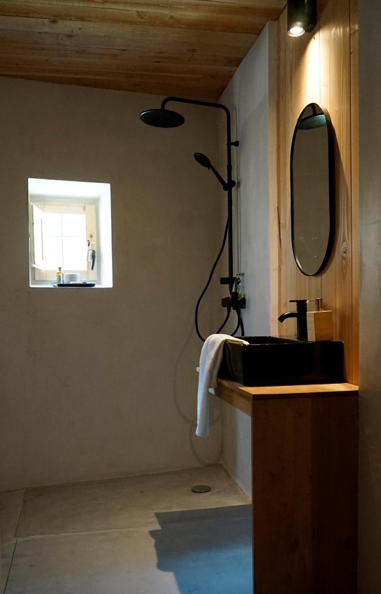 Can Tat, Loft In A Old Coach House Sant Jordi Desvalls Extérieur photo